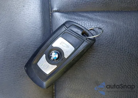 2013 BMW 328I xDrive z USA, uszkodzony, nr VIN WBA3B5G50DNP41065